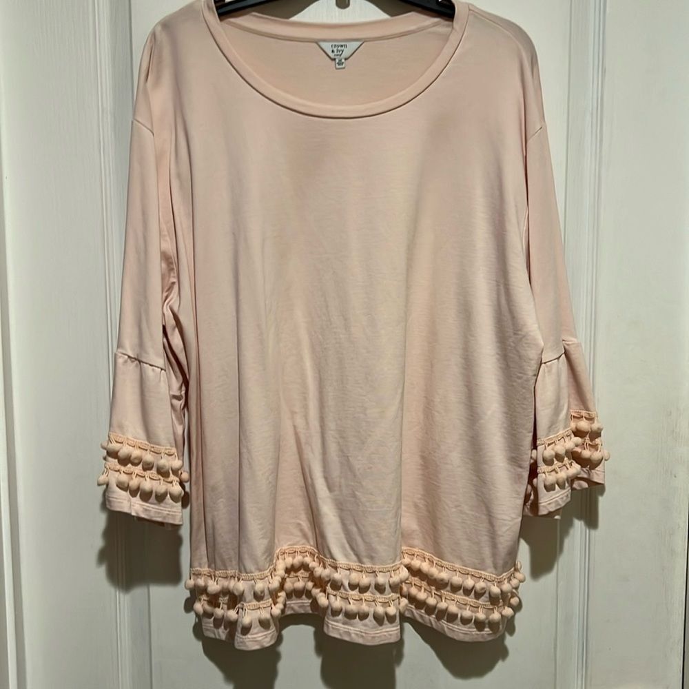 Crown and Ivy crew neck